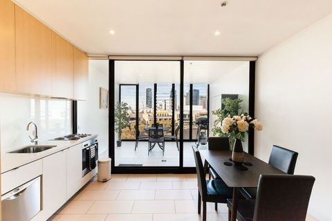 MILES, 1BDR Melbourne Apartment - Phillip Island Accommodation 2