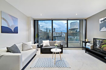 MIRANDA, 1BDR Docklands Apartment - Phillip Island Accommodation 0