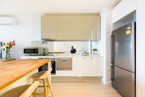 EVA, 1BDR Melbourne Apartment - Phillip Island Accommodation 4