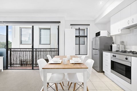 SIENNA, 1BDR South Melbourne Apartment - Phillip Island Accommodation 1