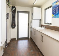 Ned Kelly's Retreat - Sophisticated style with modern convenience and magical outlook