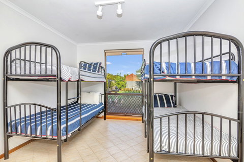 Queensland South - Phillip Island Accommodation 6