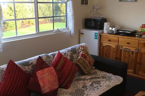 Painted Lady Bed & Breakfast - Phillip Island Accommodation 3