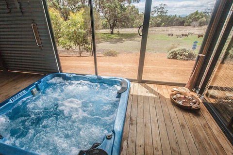 Cloud Nine Spa Chalets - Phillip Island Accommodation 3