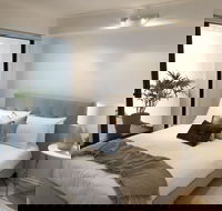 Sunshine Beach Luxe Apartment