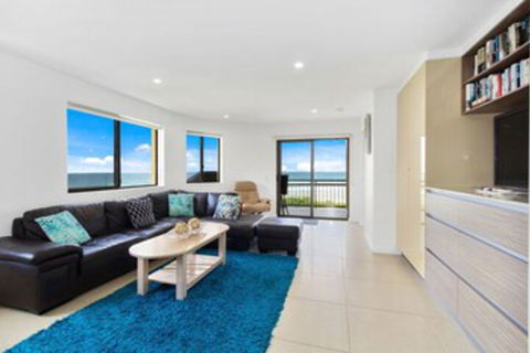 Shoreline Nine Penthouse With Ocean Views - Phillip Island Accommodation 0