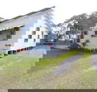 Muller's Cottage at Hat Head - Phillip Island Accommodation