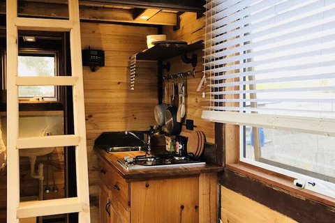 Altitude Tiny House Experience - Phillip Island Accommodation 4