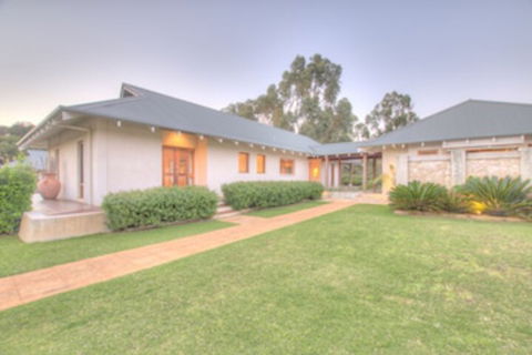 Moana Villas - Phillip Island Accommodation 0