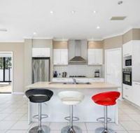 Central Gold Coast Large Modern Elevated Home - Phillip Island Accommodation