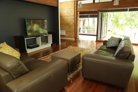 Anagama House & Studio - Phillip Island Accommodation 4