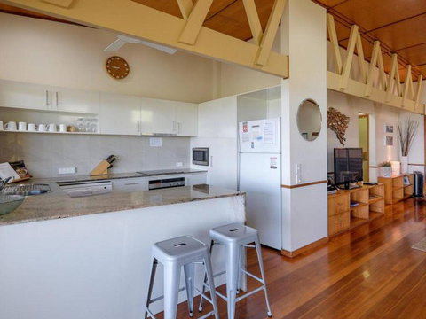 Claytons On Cylinder Beach Front - Phillip Island Accommodation 6