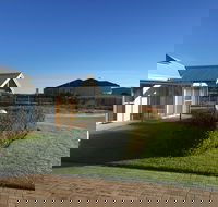 Golf and Beach Retreat - Phillip Island Accommodation