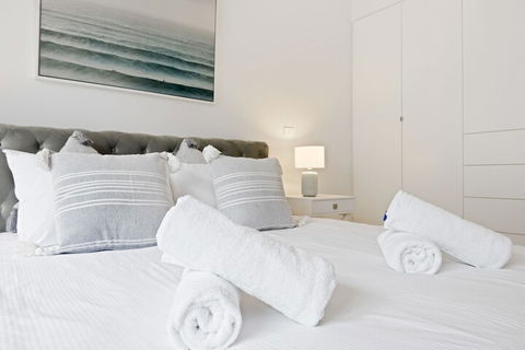 Brand New Ultra Luxe Apt Next To Central CBD - Phillip Island Accommodation 3