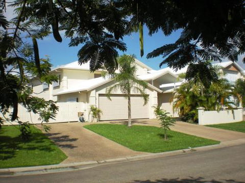 Poinciana Terraces - Phillip Island Accommodation 0