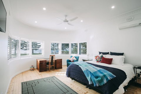 Deco Beach Luxury Apartments - Phillip Island Accommodation 5