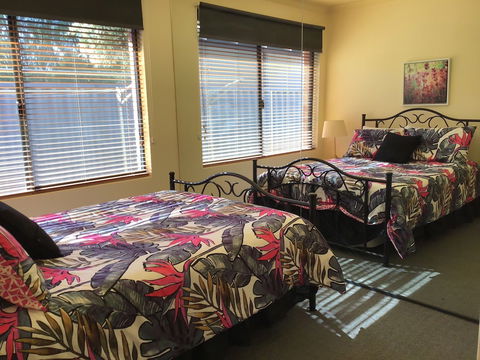 Bussell Retreat - Busselton - Phillip Island Accommodation 6