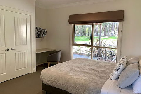 Grand Gippsland Home Sleeps Up To 28 - Phillip Island Accommodation 6