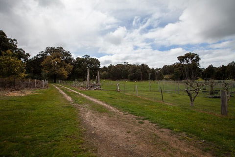 Double Oaks Tiny House - Phillip Island Accommodation 2