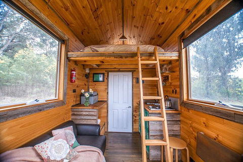 Double Oaks Tiny House - Phillip Island Accommodation 4
