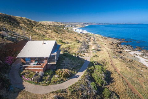 Cliffs End Beach Shack 105 Gold Coast Drive Carrickalinga - Phillip Island Accommodation 3
