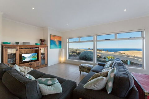 Fleurieu Coastal Retreat Lot 150 Myponga Beach Road - Phillip Island Accommodation 5