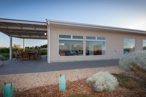 Fleurieu Coastal Retreat Lot 150 Myponga Beach Road - Phillip Island Accommodation 3
