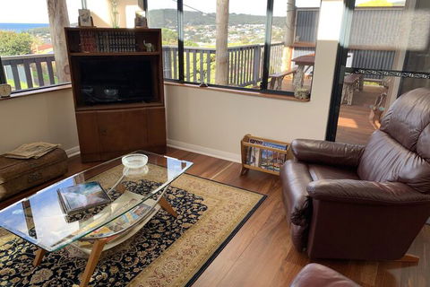 Oceans Islands & Whales - Phillip Island Accommodation 3