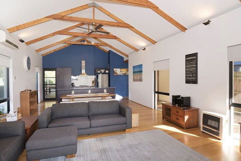 Footsteps From The Bay - Phillip Island Accommodation 3