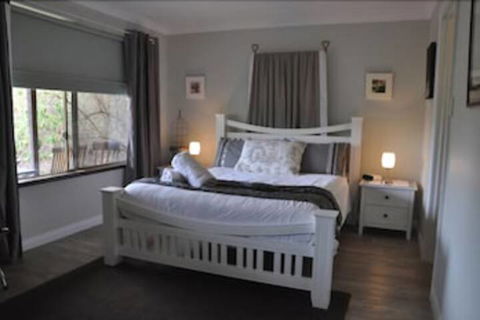 Bettenay Loft Spa Apartment & Lakeview Chalets - Phillip Island Accommodation 1