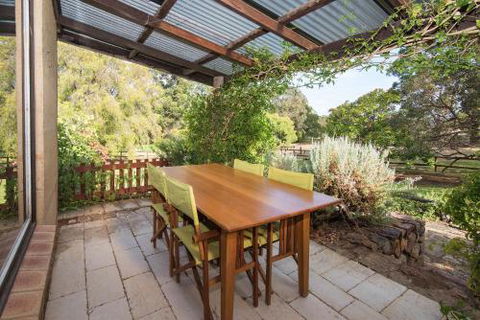 Trastevere Cowaramup Farm House - Phillip Island Accommodation 2
