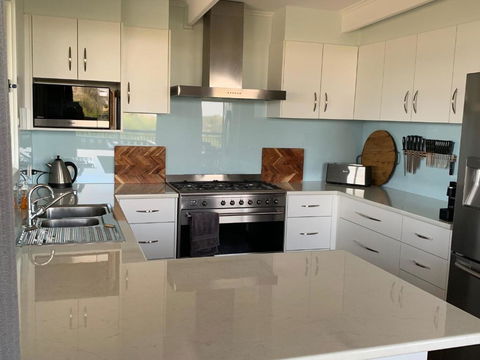 Longbeach House - Phillip Island Accommodation 4