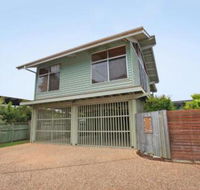 18 Northbeach Place Mudjimba Beach Pet Friendly Linen Included WIFI