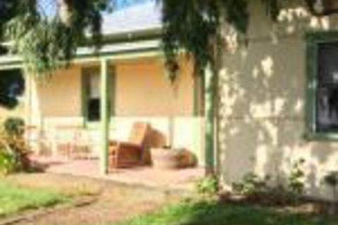 Tarndwarncoort Farmers Cottage - Phillip Island Accommodation 0