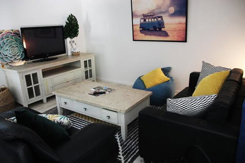Yeppoon Beachhouse - Hostel - Phillip Island Accommodation 4