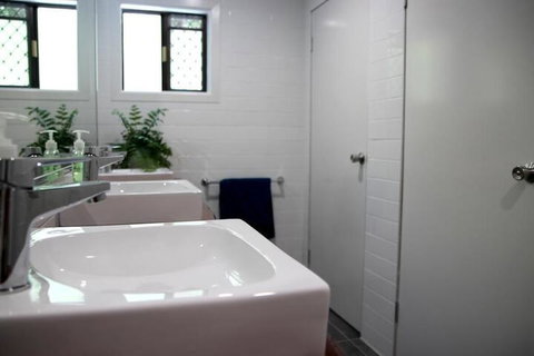 Yeppoon Beachhouse - Hostel - Phillip Island Accommodation 5