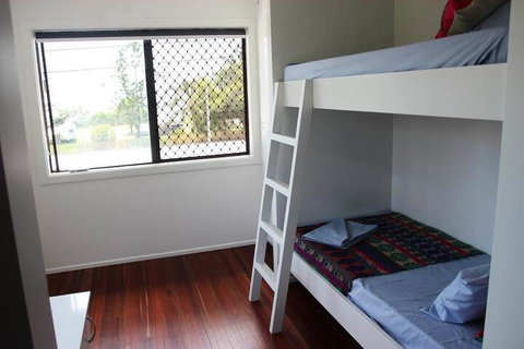 Yeppoon Beachhouse - Hostel - Phillip Island Accommodation 6