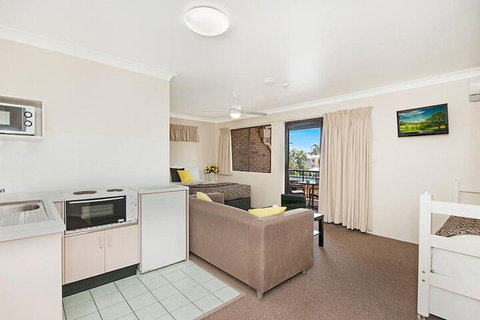 Byron BaySide Central Studio Apartments - Phillip Island Accommodation 6