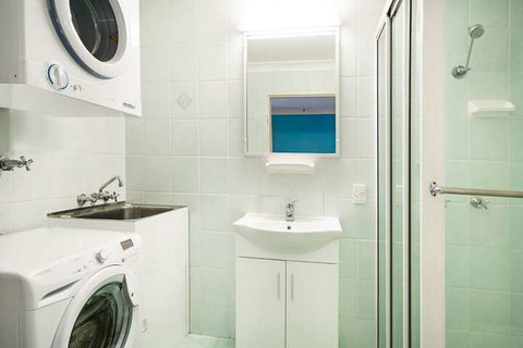 Byron BaySide Central Studio Apartments - Phillip Island Accommodation 7