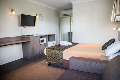 Lilac City Motor Inn & Steakhouse - Phillip Island Accommodation 5