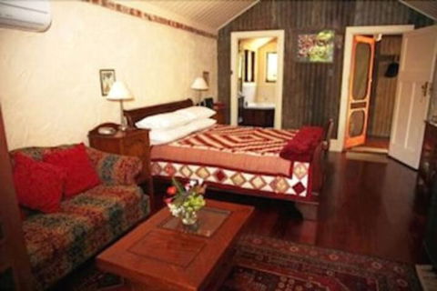 Fawkes House Country Spa Retreat - Phillip Island Accommodation 6