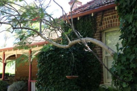 Fawkes House Country Spa Retreat - Phillip Island Accommodation 1