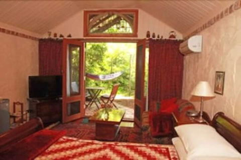 Fawkes House Country Spa Retreat - Phillip Island Accommodation 5