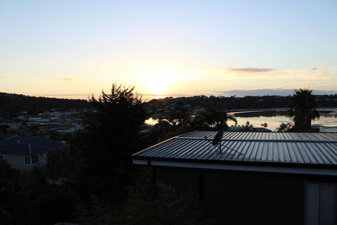 Pacific Heights Holiday Apartments & Munn's Tower House - Phillip Island Accommodation 6