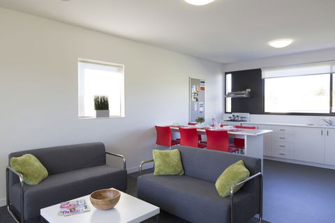 Western Sydney University Village - Campbelltown Campus - Phillip Island Accommodation 3