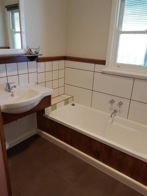 Cottage On Main - Phillip Island Accommodation 1