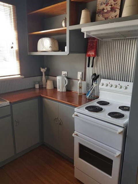 Cottage On Main - Phillip Island Accommodation 5