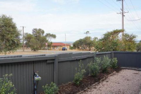 Lincoln Breeze - Phillip Island Accommodation 2