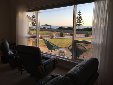 Jewel Of The South Beachfront Holiday Rental - Phillip Island Accommodation 5