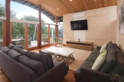 Paradise In Dunsborough - Phillip Island Accommodation 6